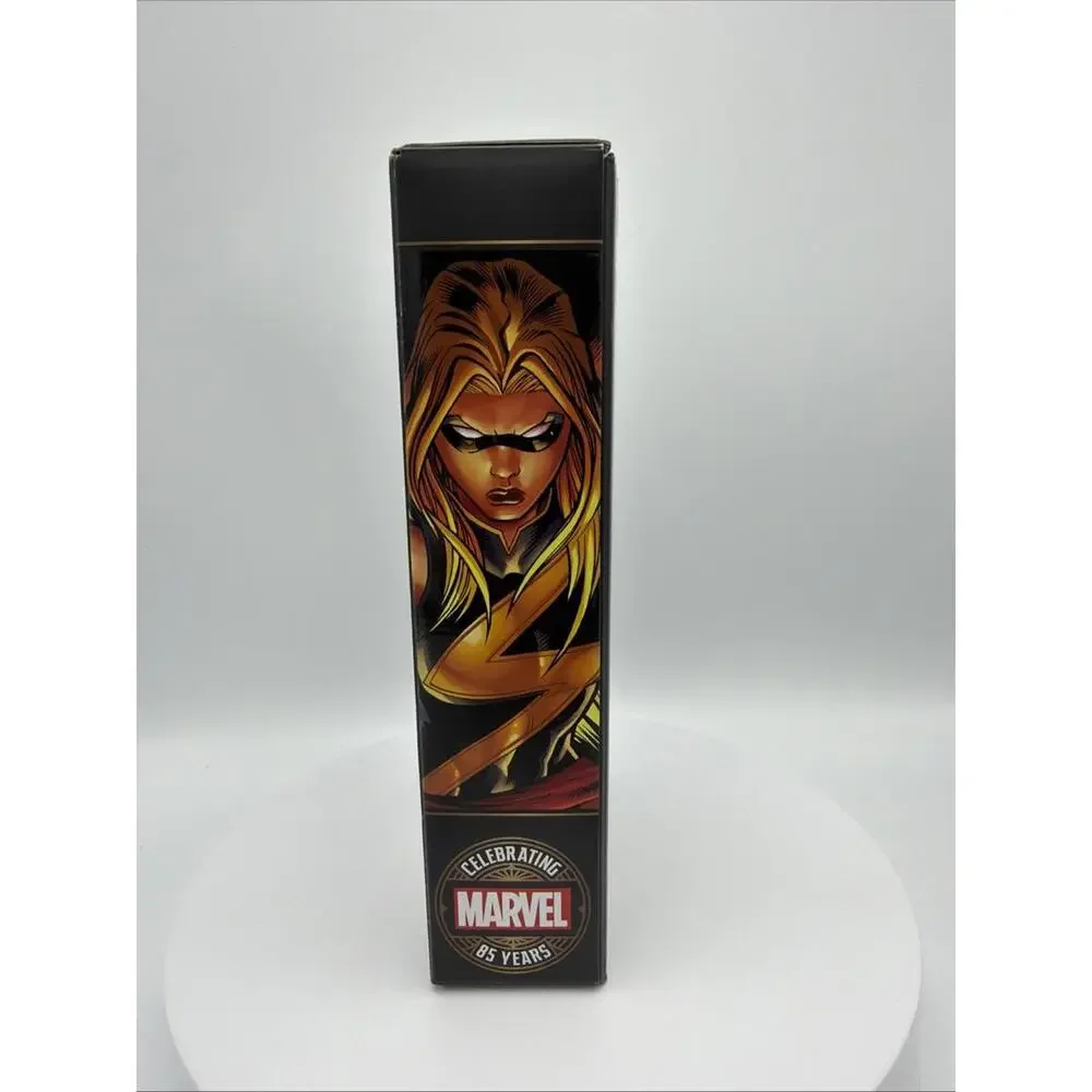 Hasbro‎ Marvel Legends Warbird 85th Anniversary 6